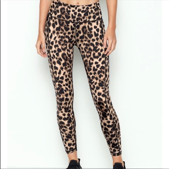 Victoria’s Secret leopard 7/8 leggings - Picture 2 of 8
